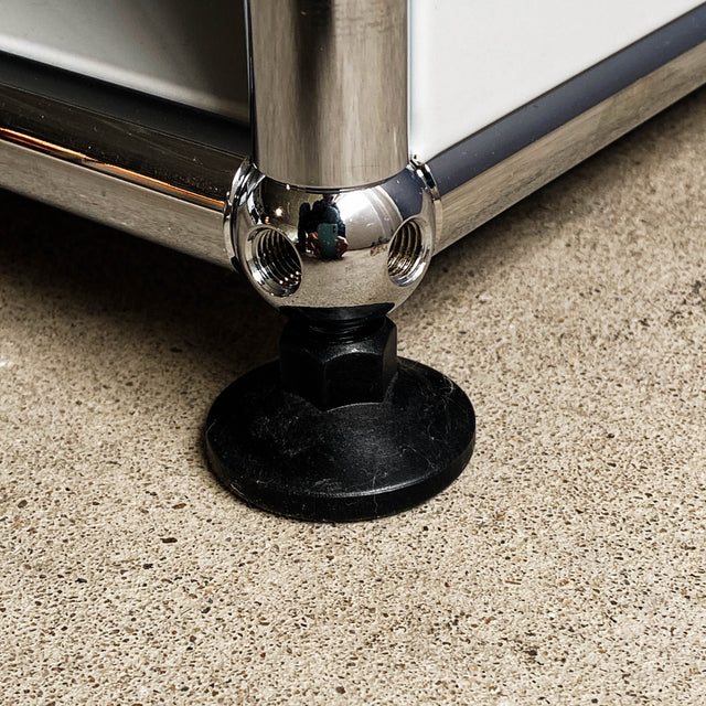 USM Haller - Lowboard - lichtgrau