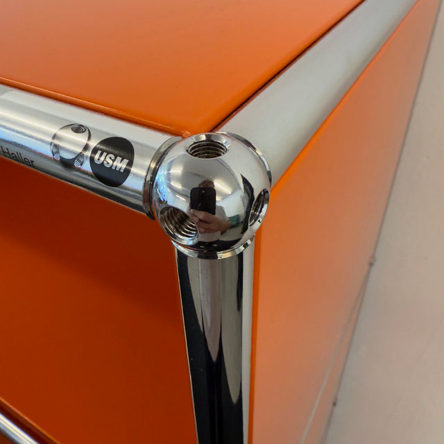 USM Haller - Highboard - 4 Fächer - Klapptüren - Orange - TOP Zustand!