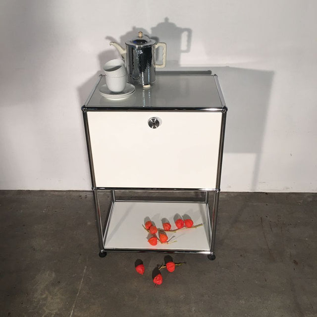 USM Haller - Nachtschränkchen - weiß - gebrauchter TOP Zustand