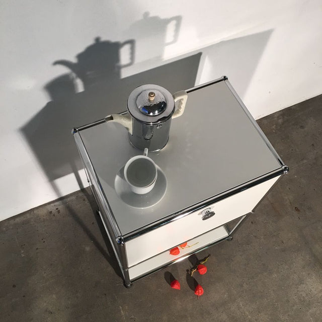 USM Haller - Nachtschränkchen - weiß - gebrauchter TOP Zustand