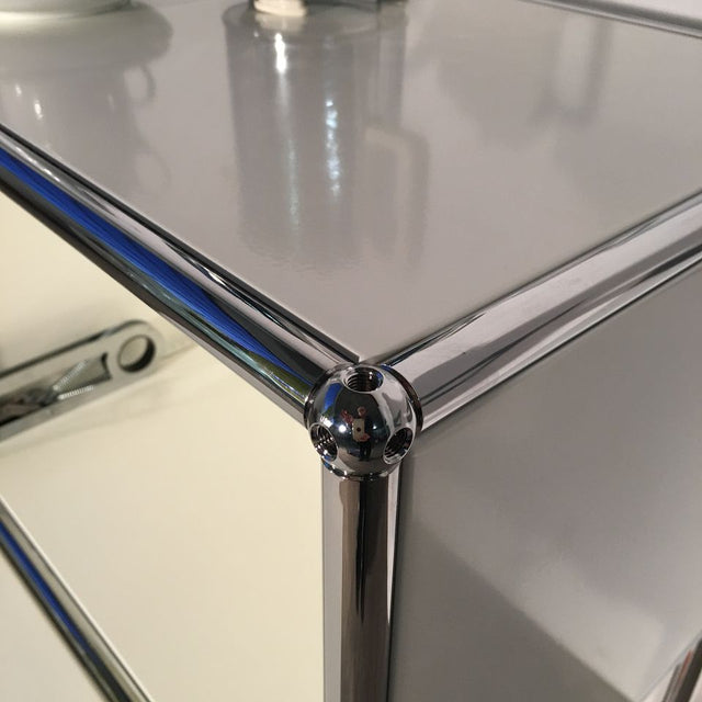 USM Haller - Nachtschränkchen - weiß - gebrauchter TOP Zustand