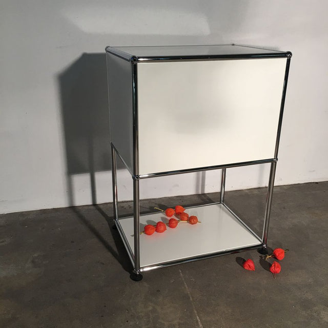 USM Haller - Nachtschränkchen - weiß - gebrauchter TOP Zustand