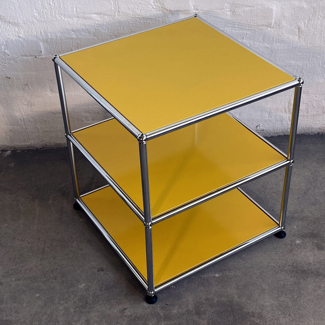 USM Haller Beistelltisch in gelb