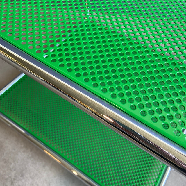 USM Haller Beistelltisch grün perforiert