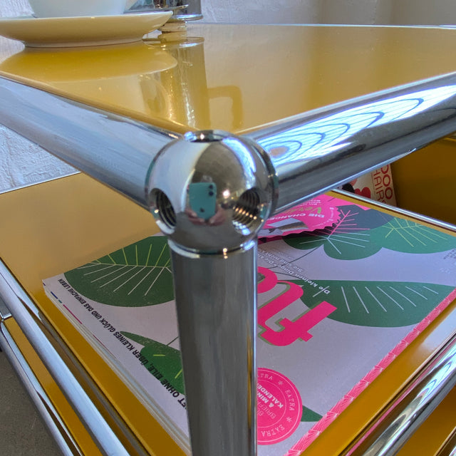 USM Haller - Couchtisch - goldgelb