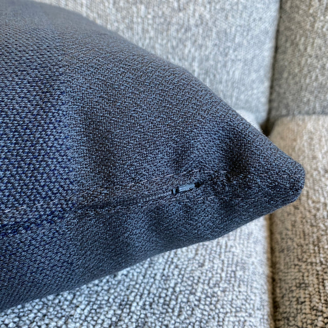 Vitra - Suita Kissen 60 x 40 cm - dunkelgrau gestreift