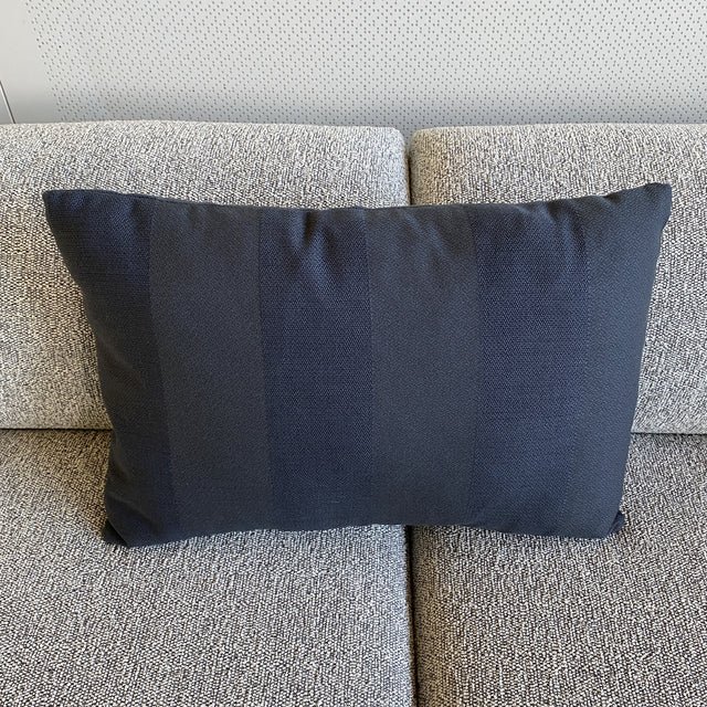 Vitra - Suita Kissen 60 x 40 cm - dunkelgrau gestreift