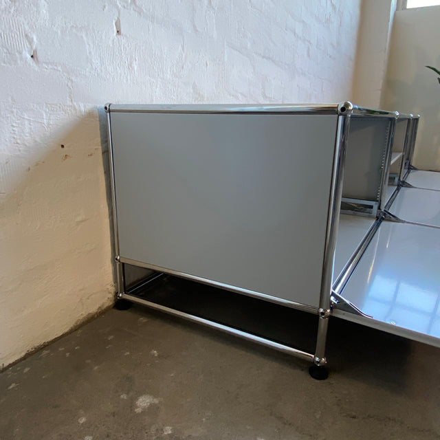 USM Haller - Lowboard - lichtgrau - gebrauchter TOP Zustand