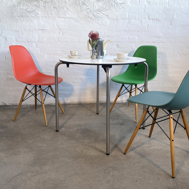 Vitra - Standard Table rund - weiß/Edelstahl - OUTDOOR