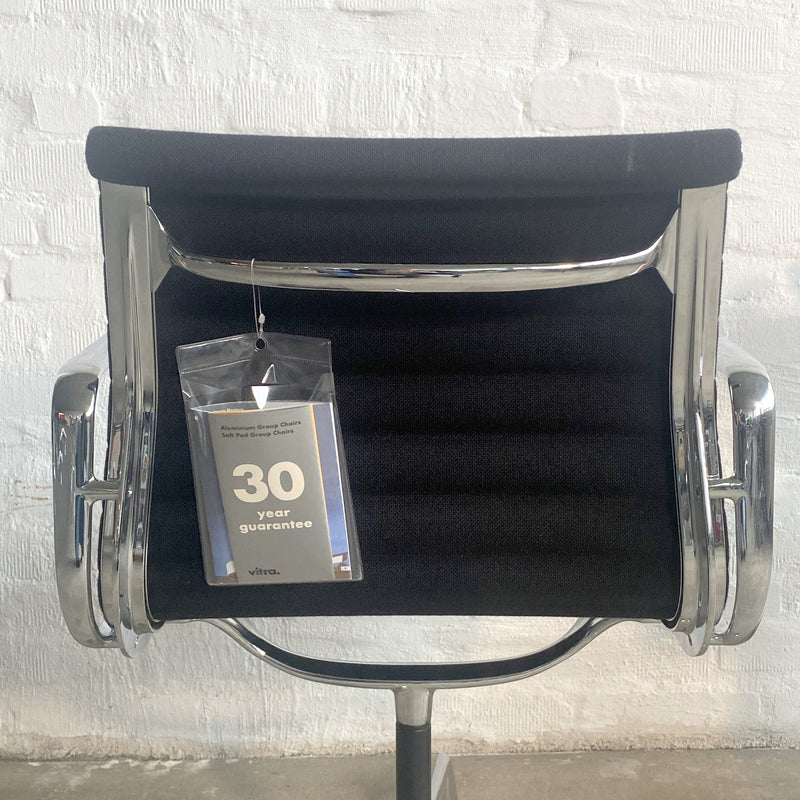 EA 108 Alu Chair - Besucherstuhl - schwarz