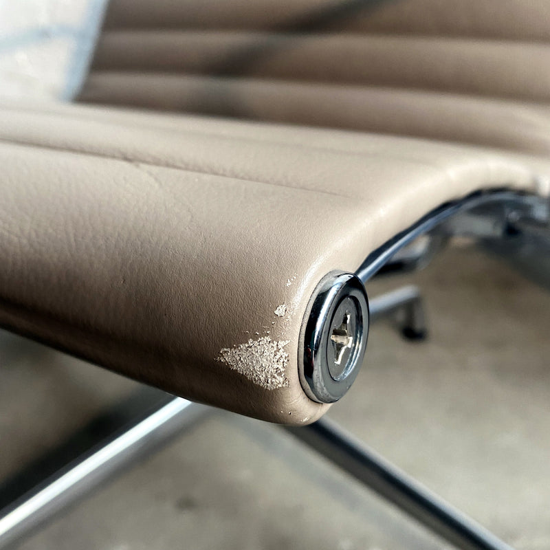 EA 116 Alu Chair - Sessel - Leder beige