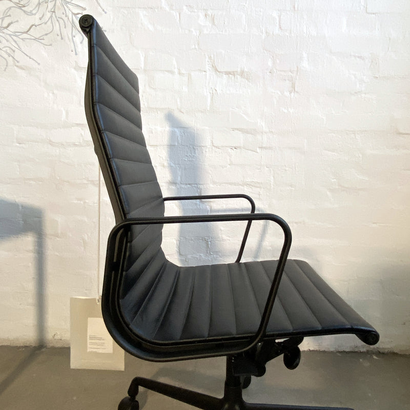 EA 119 Alu Chair - Bürodrehstuhl - Leder/schwarz