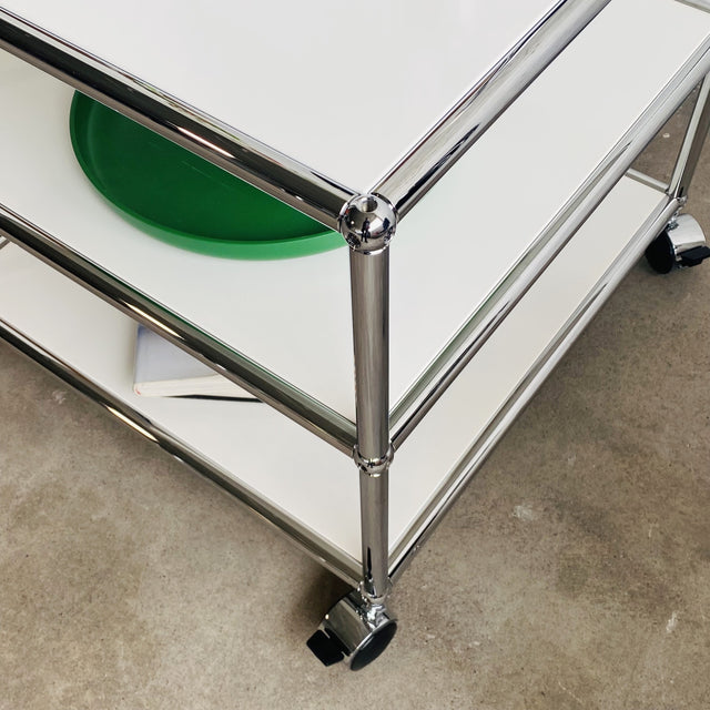 USM Haller Beistelltisch - weiß - 3 Tablare - gebrauchte TOP Qualität