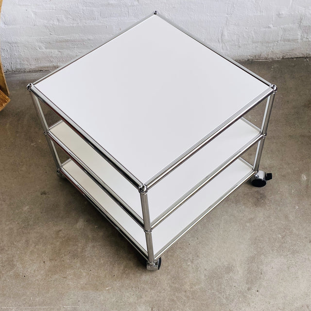 USM Haller Beistelltisch - weiß - 3 Tablare - gebrauchte TOP Qualität