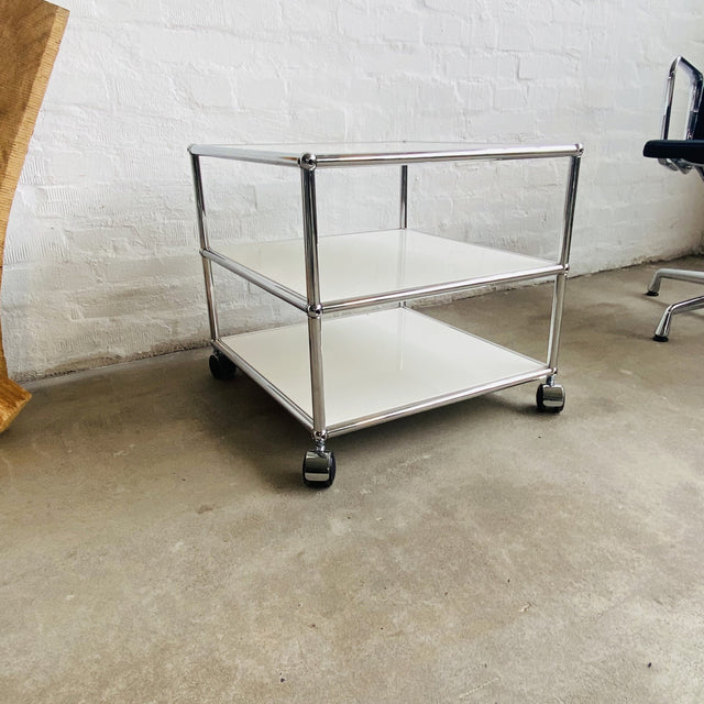 USM Haller Beistelltisch - weiß - 3 Tablare - gebrauchte TOP Qualität