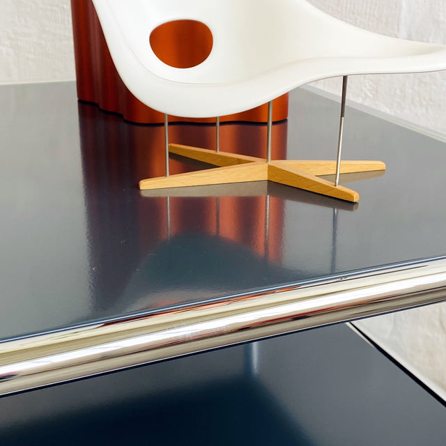 USM Haller - Beistelltisch - Anthrazitgrau - Auf Rollen - Drei Ebenen