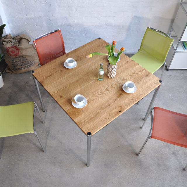 USM Haller - Tisch Eiche massiv - 100 x 100 cm