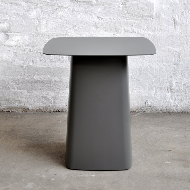 Vitra - Metal Side Table Outdoor Beistelltisch mittel - dimgrey