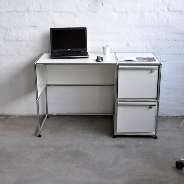 USM Haller Schreibtisch frontal