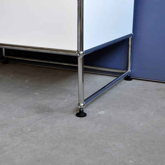 USM Haller Sideboard weiß mit drei Schubladen Unterbau