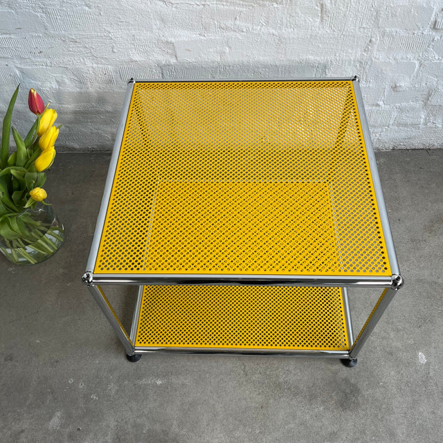USM Haller - Beistelltisch - Goldgelb perforiert - 50 x 50 cm - TOP Zustand!