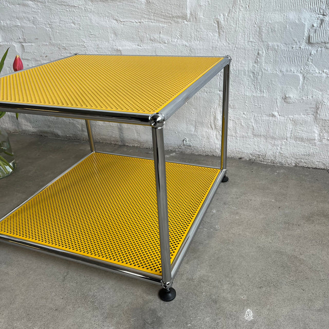 USM Haller - Beistelltisch - Goldgelb perforiert - 50 x 50 cm - TOP Zustand!