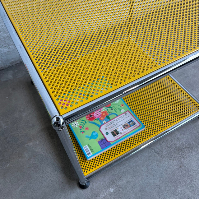 USM Haller - Beistelltisch - Goldgelb perforiert - 50 x 50 cm - TOP Zustand!