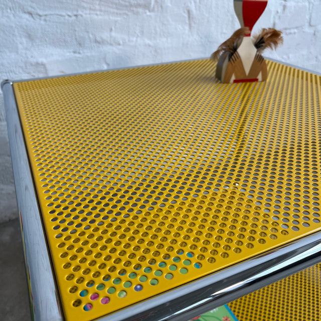 USM Haller - Beistelltisch - Goldgelb perforiert - 50 x 50 cm - TOP Zustand!