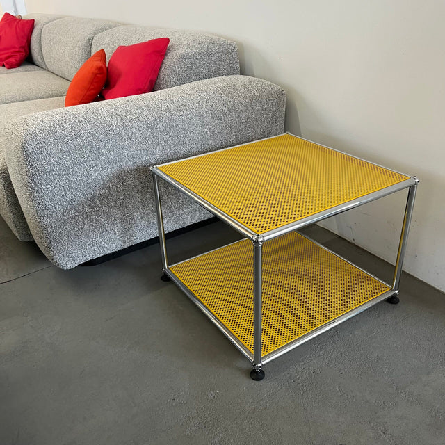USM Haller - Beistelltisch - Goldgelb perforiert - 50 x 50 cm - TOP Zustand!