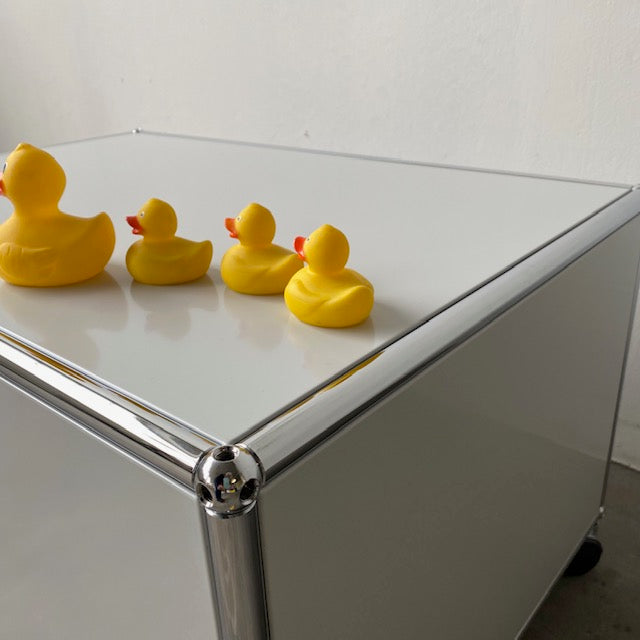 USM Haller Lowboard lichtgrau