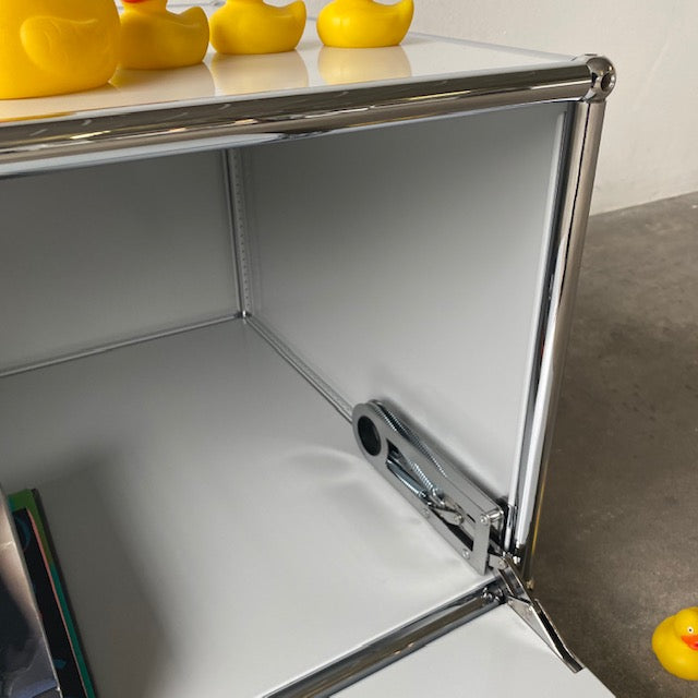 USM Haller Lowboard lichtgrau