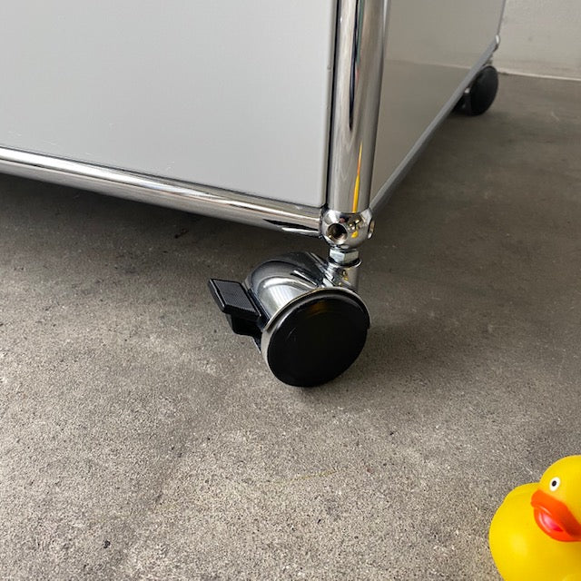 USM Haller Lowboard lichtgrau