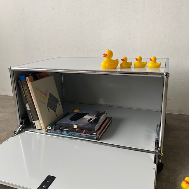 USM Haller Lowboard lichtgrau