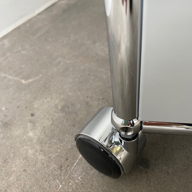 USM Haller Lowboard lichtgrau