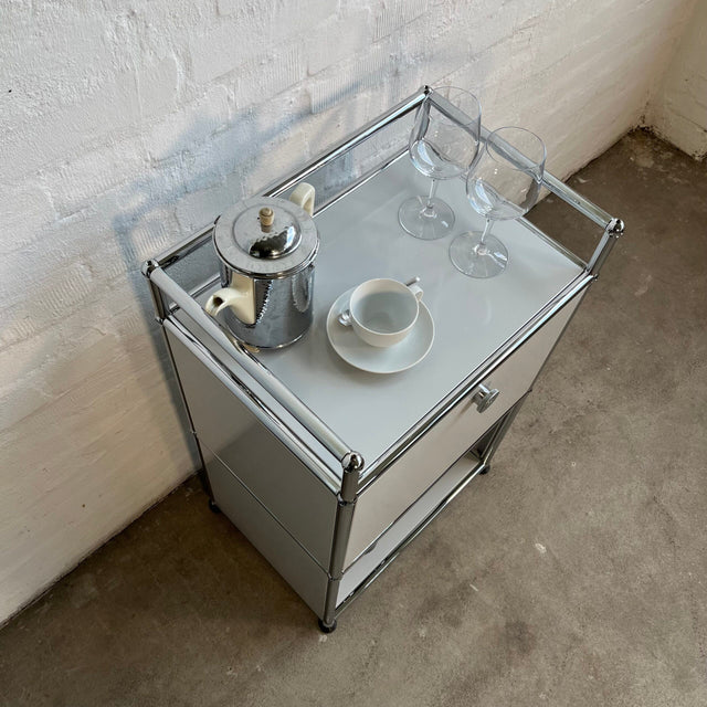 USM Haller Bar-Regal in lichtgrau