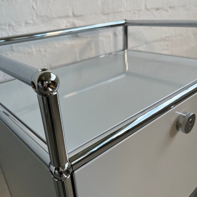 USM Haller Bar-Regal in lichtgrau