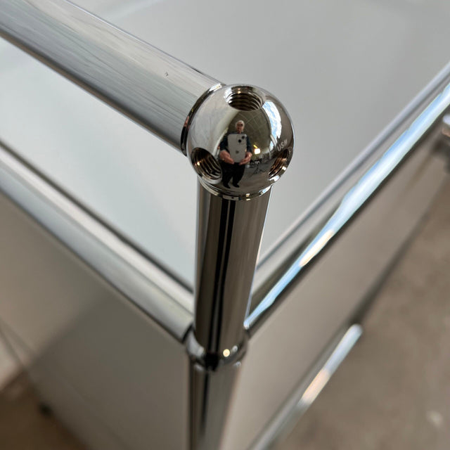 USM Haller Bar-Regal in lichtgrau