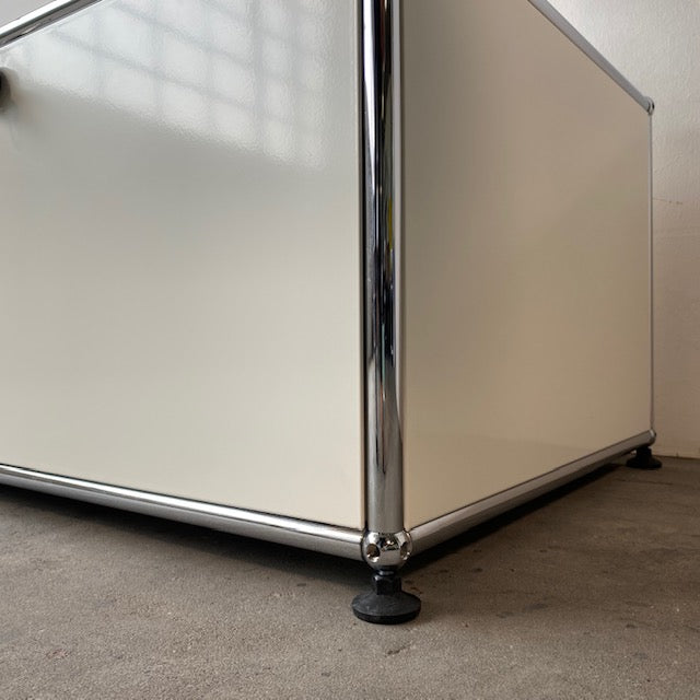 USM Haller - Lowboard - weiß