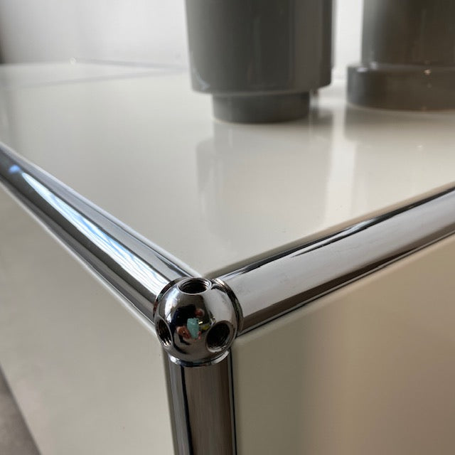 USM Haller - Lowboard - weiß