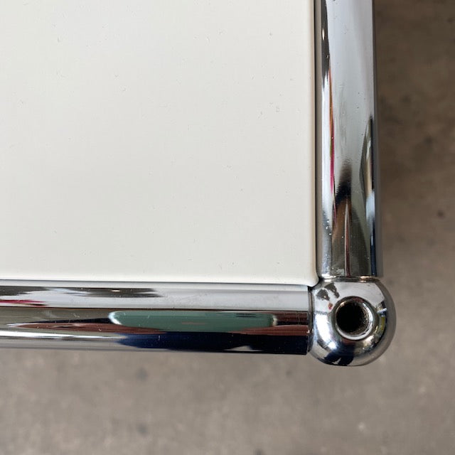 USM Haller - Lowboard - weiß