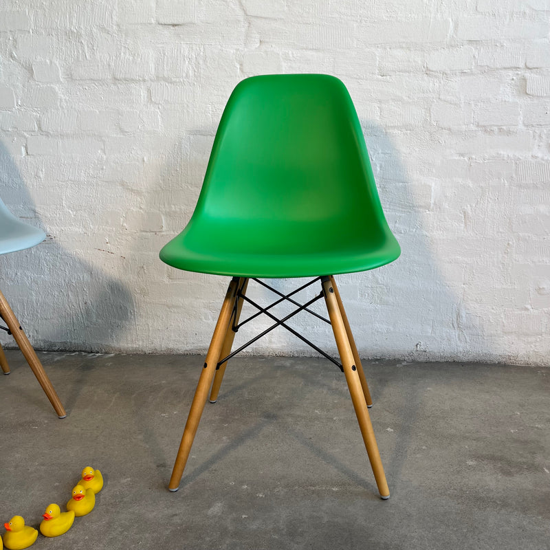 Eames Plastic Side Chair DSW - verschiedene Farben