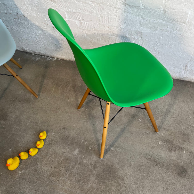 Eames Plastic Side Chair DSW - verschiedene Farben