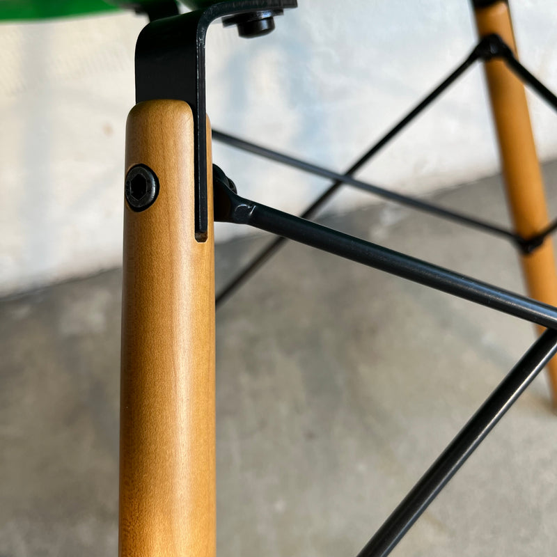 Eames Plastic Side Chair DSW - verschiedene Farben