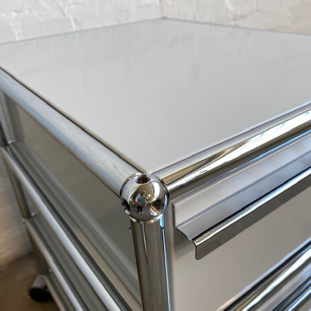 USM Haller - Rollcontainer - lichtgrau - gebrauchter TOP Zustand