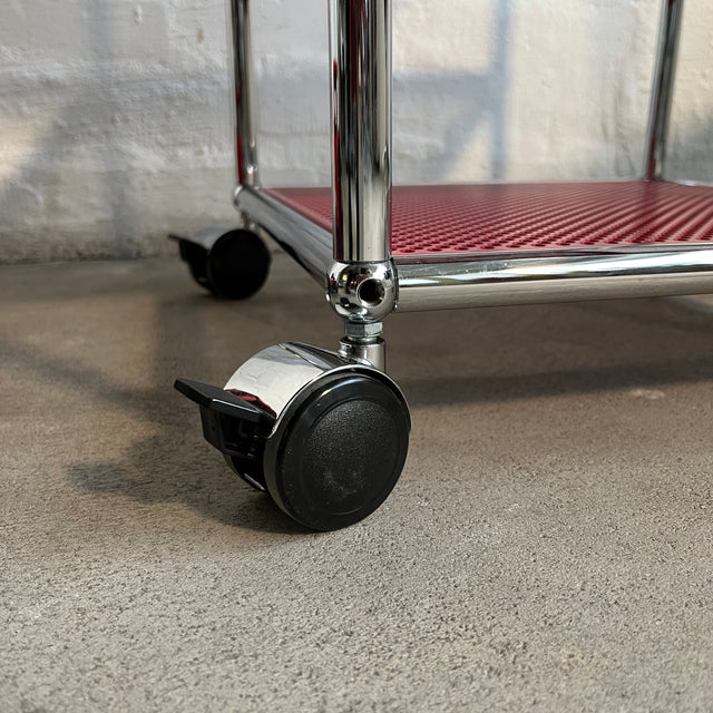 USM Haller - Beistellrollwagen - rot perforiert