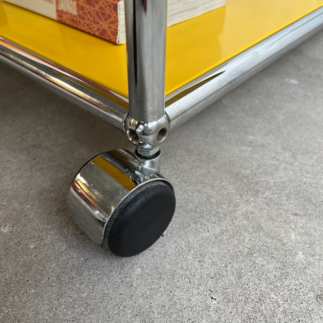 USM Haller Beistelltisch - 50 x 50 cm - verschiedene Ausführungen - gebrauchte TOP Qualität