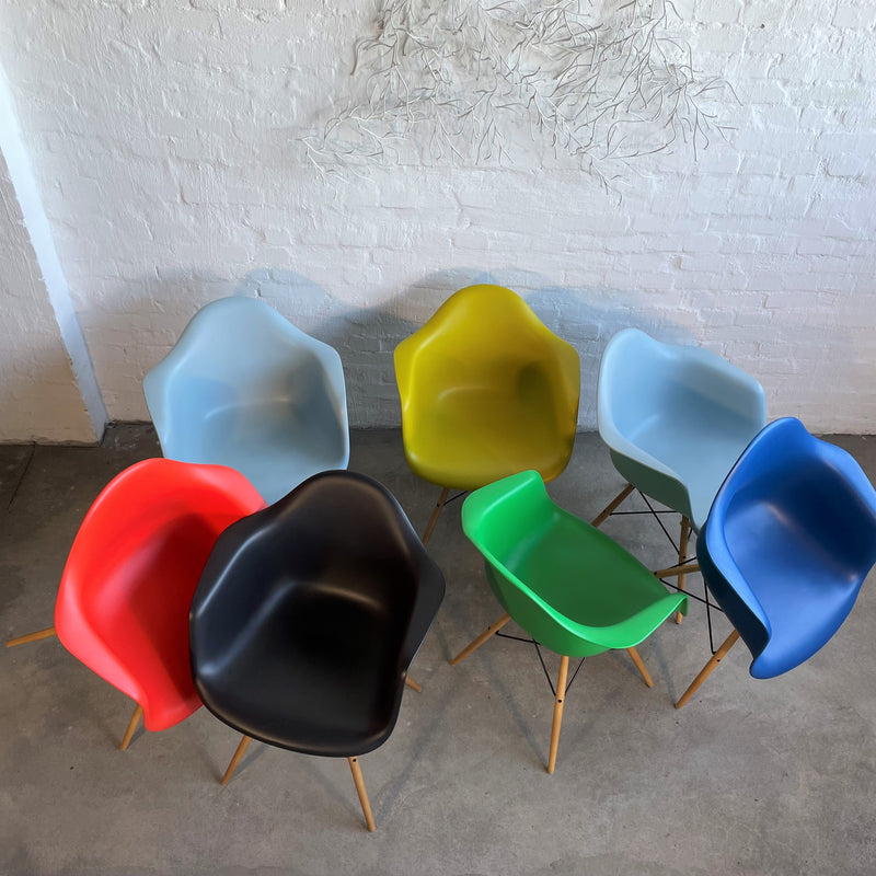 Eames Plastic Armchair DAW - in verschiedenen Farben