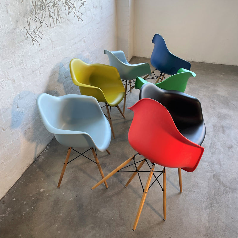 Eames Plastic Armchair DAW - in verschiedenen Farben