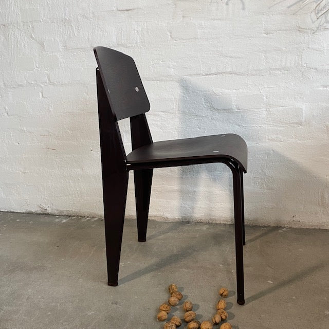 Standard Chair - Nussbaum