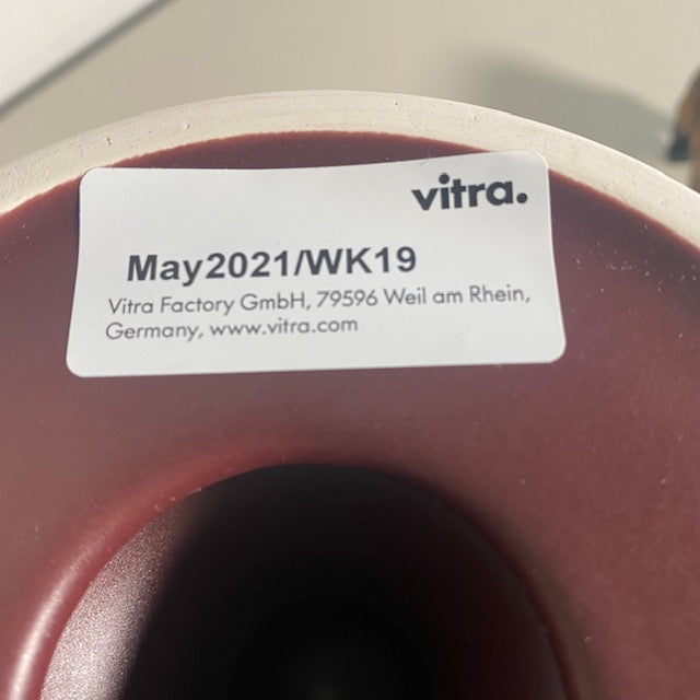 Vitra Ceramic Container Nr. 2 in dark aubergine